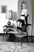 Alexis4u_Garter_Belt_0402.jpg (64301 bytes)