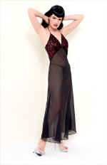Alexis4u_Black_Sheer_Silky_Gown.jpg (256283 bytes)